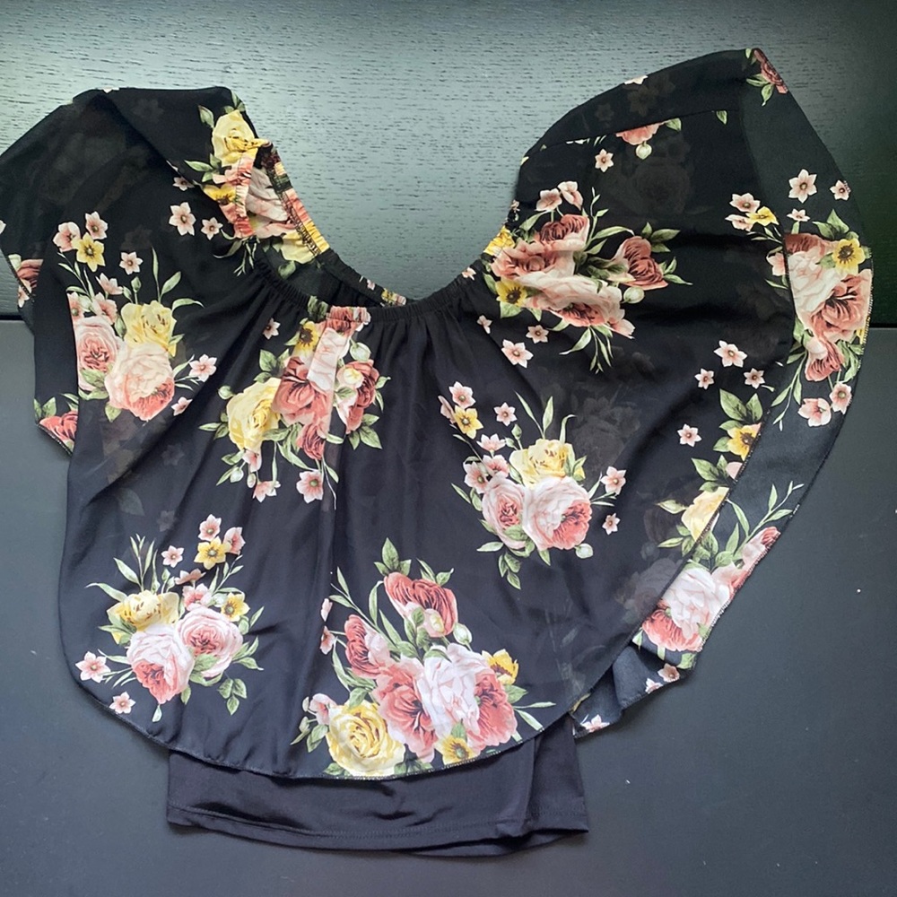 Women’s T-shirt.